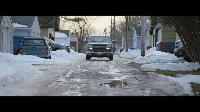 Video Reference: snow, car, land vehicle, motor vehicle, vehicle, winter, freezing, mode of transport, road, family car