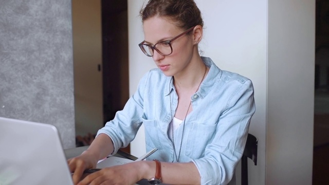 Video Reference: White-collar worker, Sitting, Job, Eyewear, Hand, Employment, Glasses, Ear