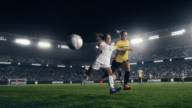 Video Reference: Player, Sports, Sports equipment, Team sport, Ball game, Football player, Football, Sport venue, Soccer, Soccer player