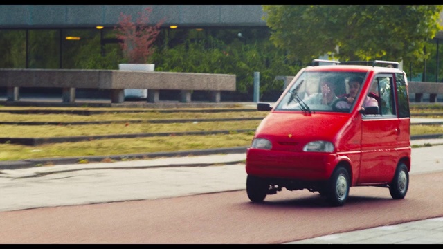 Video Reference: Land vehicle, Vehicle, Car, Motor vehicle, Transport, Mode of transport, Van, Vehicle door, Microvan, City car