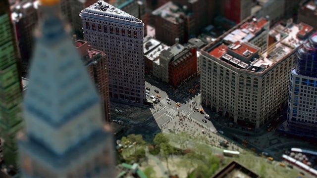 Video Reference: Metropolitan area, Urban area, Metropolis, City, Cityscape, Human settlement, Tower block, Landmark, Scale model, Skyscraper