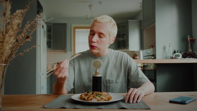 Video Reference: Food, Dish, Eating, Cuisine, Meal, Comfort food, Junk food, Breakfast
