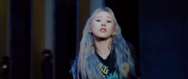 Video Reference: Hair, Facial expression, Blond, Eyebrow, Beauty, Performance, Portrait, Nose, Cheek, Hairstyle