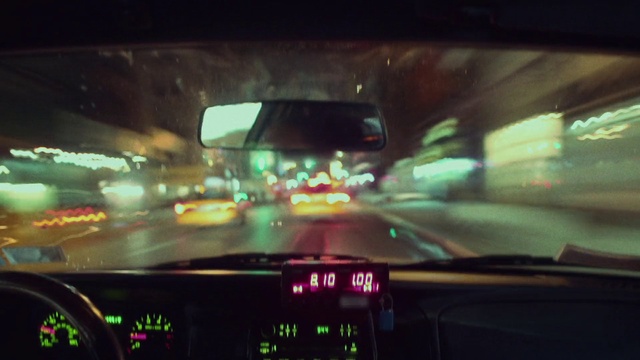 Video Reference: Windshield, Driving, Mode of transport, Rear-view mirror, Automotive mirror, Vehicle, Auto part, Glass, Lane, Car