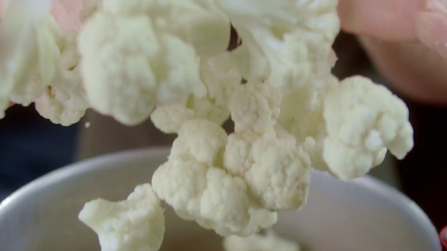 Video Reference: Cauliflower, Cruciferous vegetables, Food, Leaf vegetable, Cuisine, Kefir, Dish, Produce, Comfort food