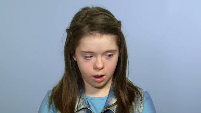 Video Reference: Hair, Face, Hairstyle, Eyebrow, Chin, Forehead, Nose, Head, Cheek, Lip