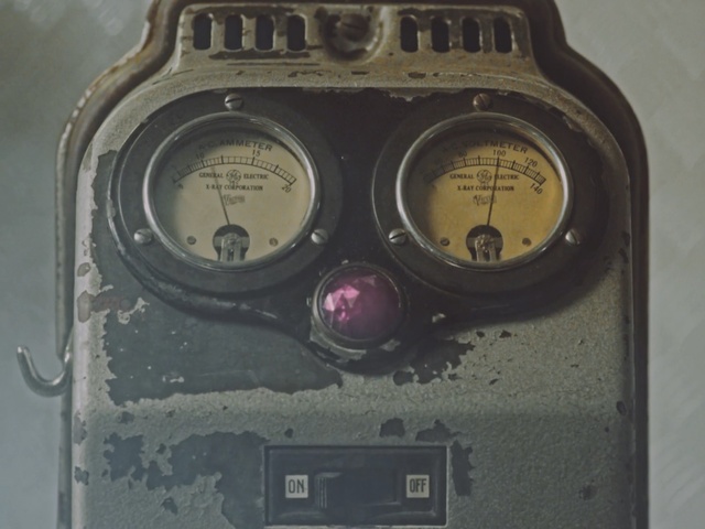 Video Reference: Gauge, Measuring instrument, Electronics, Tool, Person