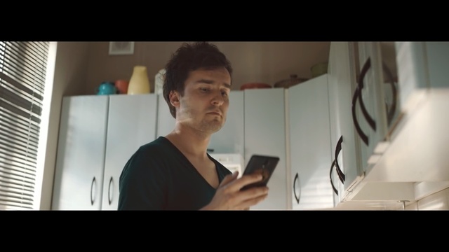 Video Reference: Snapshot, Shoulder, Technology, Electronic device, Muscle, Screenshot, Jaw, Sitting, Smile, Black hair