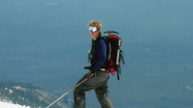 Video Reference: mountaineering, mountaineer, ridge, mountainous landforms, mountain range, extreme sport, adventure, mountain, outdoor recreation, geological phenomenon