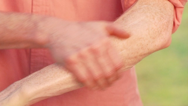 Video Reference: Skin, Hand, Finger, Arm, Joint, Wrist, Muscle, Gesture, Thumb, Elbow