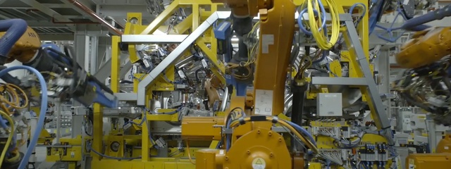 Video Reference: industry, factory, engineering, mass production, machine, Person