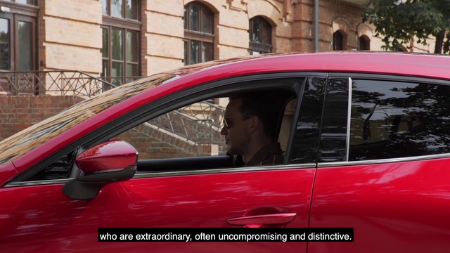 Video Reference: Land vehicle, Vehicle, Car, Sport utility vehicle, City car, Crossover suv, Mazda cx-7, Family car, Hatchback, Kia sportage