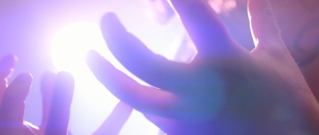 Video Reference: Violet, Purple, Light, Blue, Hand, Finger, Sky, Lens flare, Sunlight, Photography, Abstract, Blur