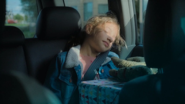 Video Reference: blue, girl, snapshot, sitting, fun, screenshot