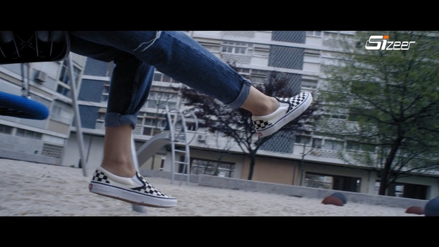 Video Reference: Footwear, Shoe, Leg, Human leg, Skate shoe, Jeans, Street fashion, Cool, Plimsoll shoe, Kickflip