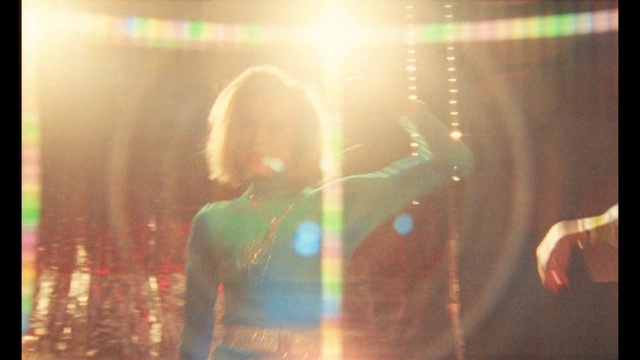 Video Reference: Window, Orange, Sunlight, Lens flare, Tints and shades, Happy, Fun, Event, Heat, Backlighting