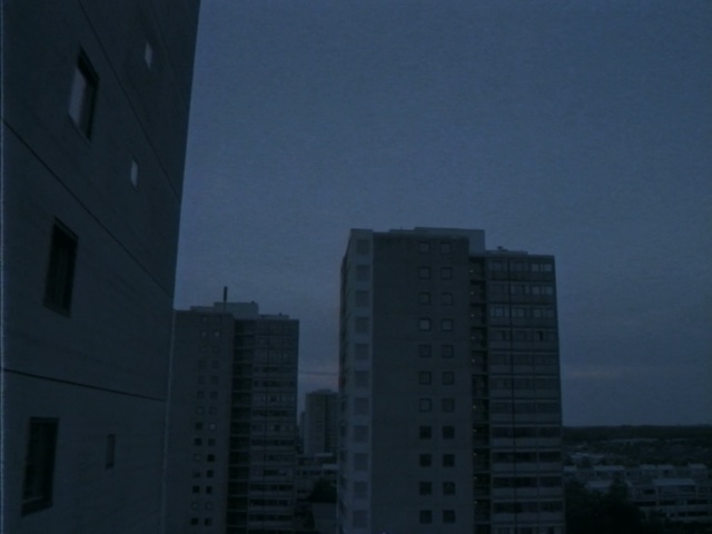 Video Reference: sky, building, skyscraper, architecture, urban area, daytime, metropolis, tower block, atmosphere, cloud, Person