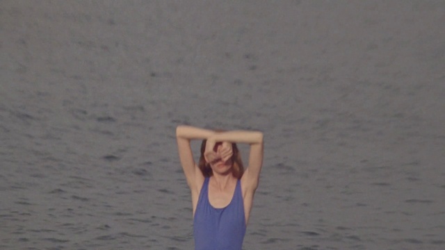 Video Reference: Photograph, Beauty, Sea, Arm, Summer, Vacation, Blond, Fun, Shoulder, Leg