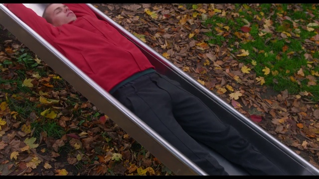 Video Reference: Leaf, Gig bag, Sleeping pad