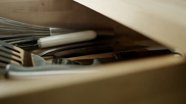 Video Reference: Material property, Room, Cutlery, Fork, Tableware