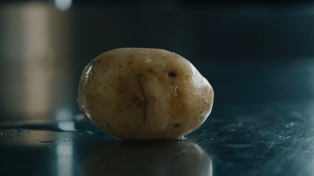 Video Reference: Root vegetable, Potato, Organism, Solanum, Food, Plant, Still life photography, Yukon gold potato, Vegetable, Russet burbank potato