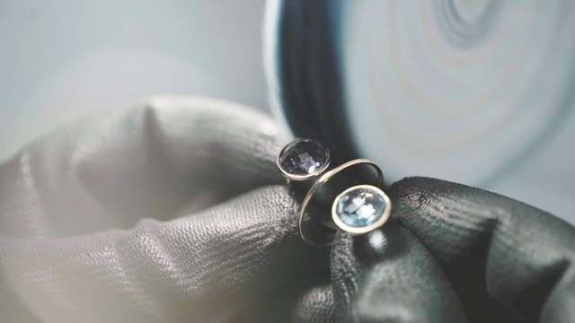 Video Reference: jewellery, ring, fashion accessory, close up, macro photography, body jewelry, jewelry making, silver