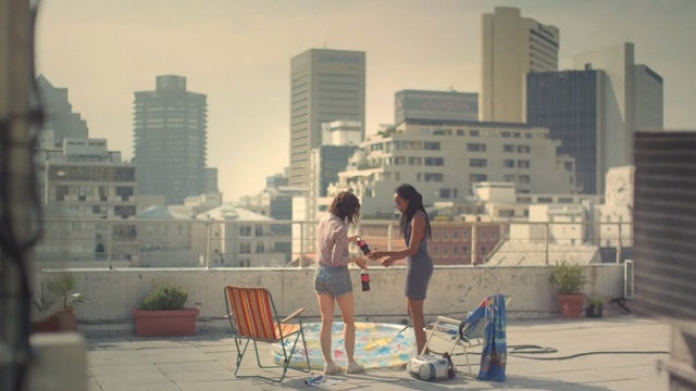 Video Reference: Urban area, Atmospheric phenomenon, Human settlement, Metropolitan area, City, Daytime, Snapshot, Fun, Skyscraper, Metropolis