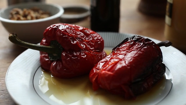 Video Reference: Food, Dish, Ingredient, Cuisine, Produce, Bell peppers and chili peppers, Plant, Recipe, Chili pepper, Flesh