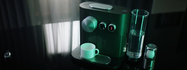 Video Reference: Small appliance, Home appliance, Coffeemaker, Espresso machine, Kitchen appliance, Electronics, Cup, Gadget