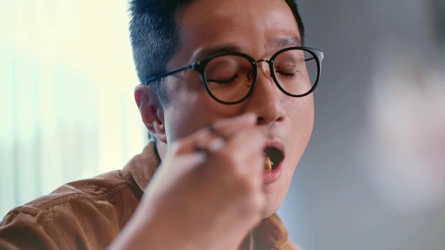 Video Reference: Face, Nose, Glasses, Chin, Mouth, Cheek, Lip, Jaw, Eyewear, Gesture