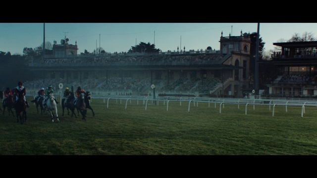 Video Reference: Horse racing, Sport venue, Screenshot, Pc game, Player, Stadium, Architecture, Photography, Crowd, Competition event