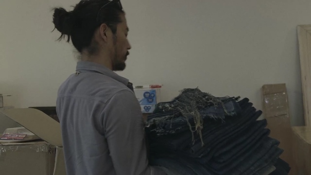 Video Reference: shoulder, neck, floor