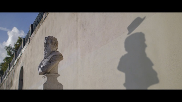 Video Reference: sky, statue, monument, sculpture, shadow, screenshot