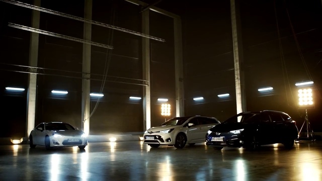 Video Reference: Vehicle, Automotive lighting, Car, Light, Automotive design, Lighting, Night, Headlamp, Parking lot, Parking