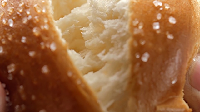 Video Reference: fried food, bread, junk food, baked goods, bun, american food, malasada