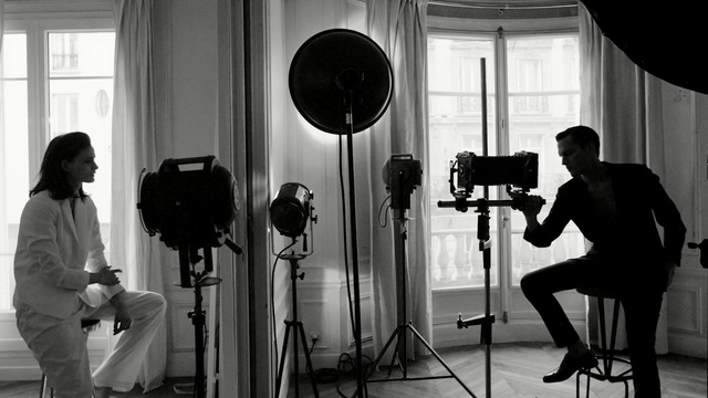 Video Reference: white, black, photograph, black and white, photography, snapshot, standing, monochrome photography, lighting, girl, Person