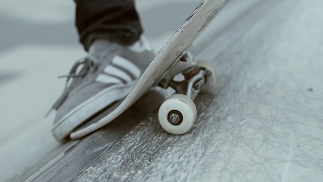 Video Reference: footwear, shoe, sports equipment, outdoor shoe