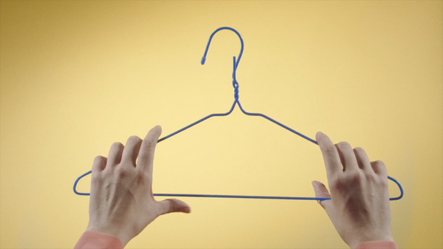 Video Reference: finger, hand, line, clothes hanger, angle, thumb