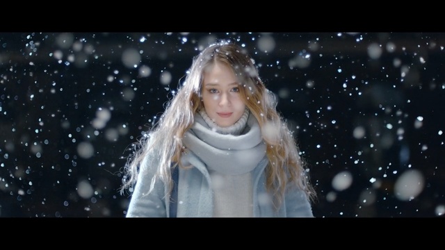 Video Reference: Photograph, Lady, Beauty, Light, Blond, Atmosphere, Snapshot, Photography, Fashion, Human, Person