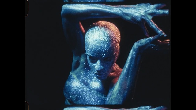 Video Reference: organism, human body, human, performance art, performance, muscle, performing arts, marine biology, art, underwater