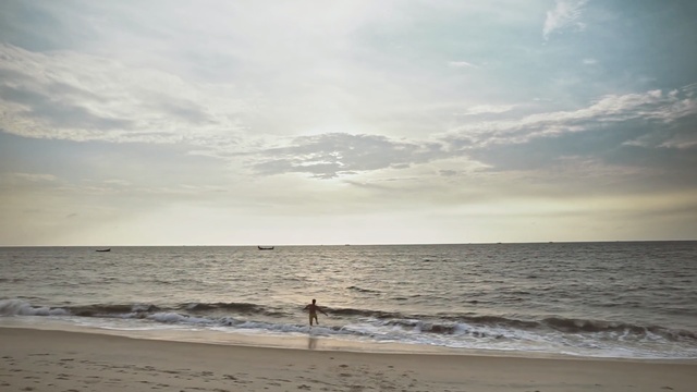 Video Reference: Sky, Body of water, Sea, Horizon, Ocean, Beach, Wave, Cloud, Shore, Water