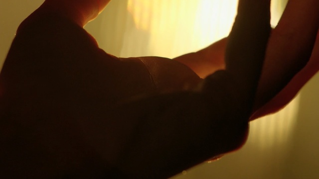 Video Reference: Light, Hand, Arm, Finger, Leg, Joint, Elbow, Human leg, Neck, Sky