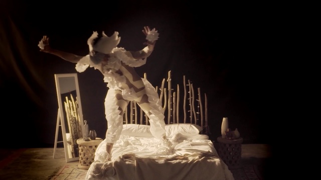 Video Reference: statue, sculpture, art, darkness, human body, theatre, performance art, monument, performance, performing arts