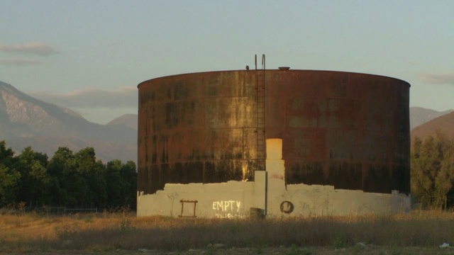 Video Reference: Storage tank, Cylinder
