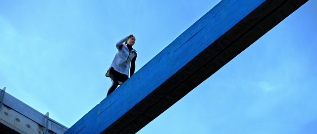 Video Reference: Blue, Sky, Daytime, Architecture, Electric blue, Photography, Cloud, Leisure, Freestyle walking
