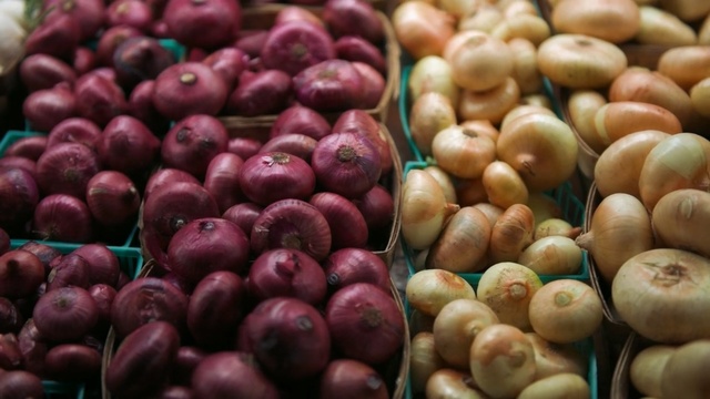 Video Reference: natural foods, local food, produce, vegetable, food, fruit, onion, root vegetable, vegetarian food, ingredient