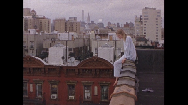 Video Reference: Landmark, Metropolis, Urban area, Metropolitan area, City, Roof, Human settlement, Building, Architecture, Wall