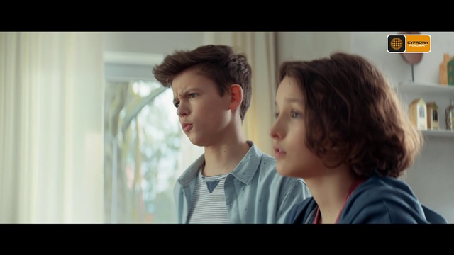 Video Reference: Hair, Hairstyle, Snapshot, Nose, Scene, Human, Forehead, Eye, Conversation, Fun, Person