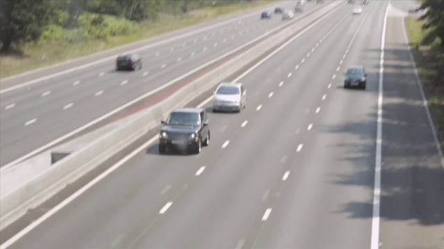 Video Reference: Road, Highway, Freeway, Lane, Motor vehicle, Thoroughfare, Mode of transport, Infrastructure, Asphalt, Shoulder