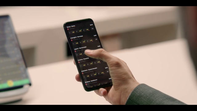 Video Reference: Gadget, Mobile phone, Feature phone, Communication Device, Portable communications device, Electronic device, Technology, Smartphone, Remote control, Cellular network